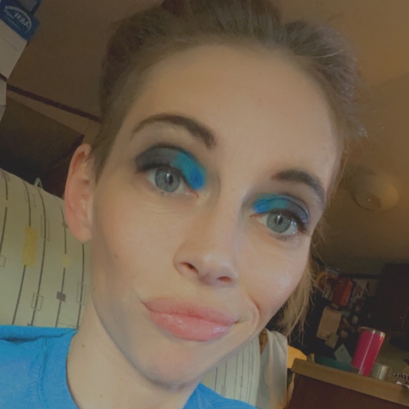 Meet your Posher, Whitney - Picture 1 of 1